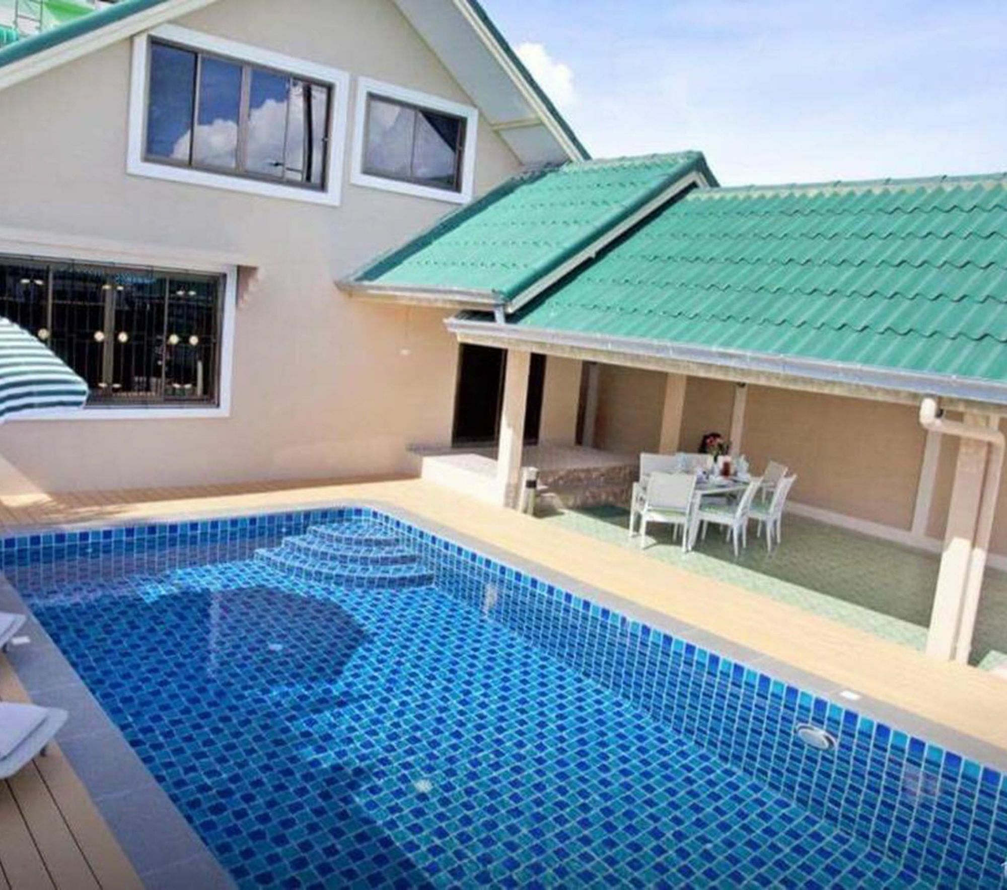 Pool Villa Tanzanite Near Walking Street Pattaya Exteriör bild