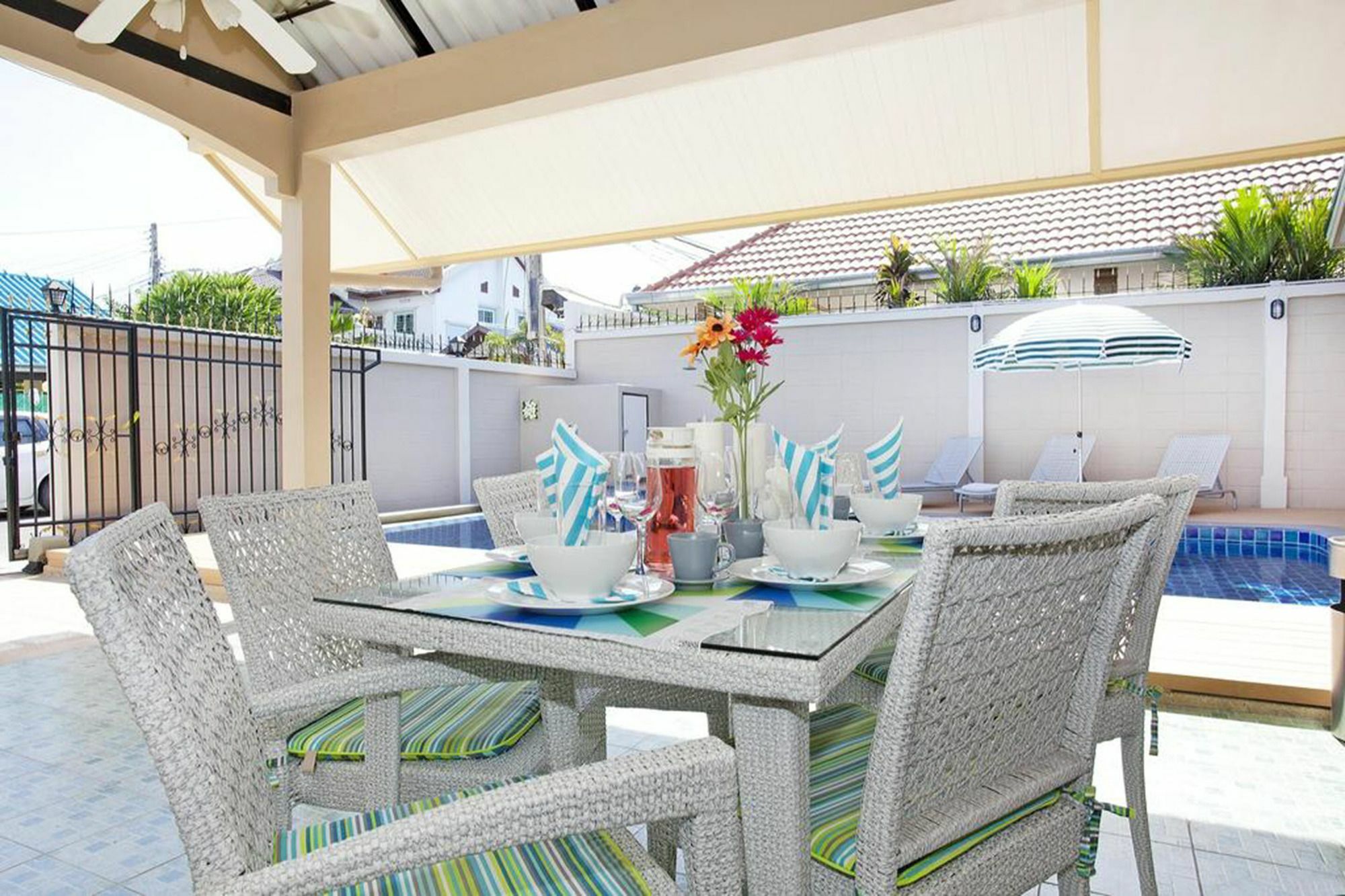 Pool Villa Tanzanite Near Walking Street Pattaya Exteriör bild