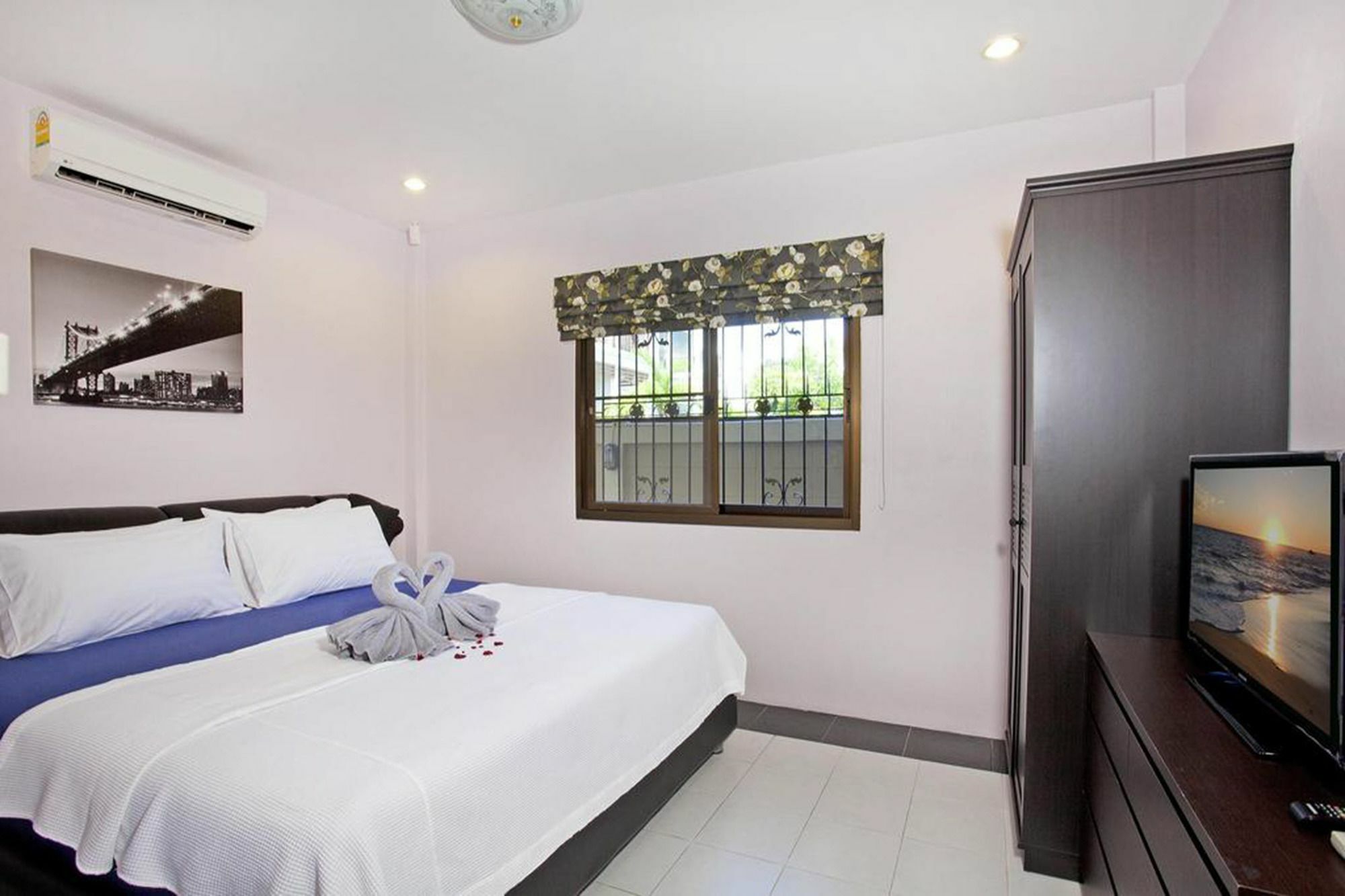 Pool Villa Tanzanite Near Walking Street Pattaya Exteriör bild